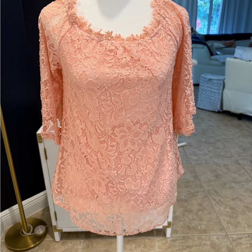 Miholl coral/pink lace top in size small - Picture 4 of 10